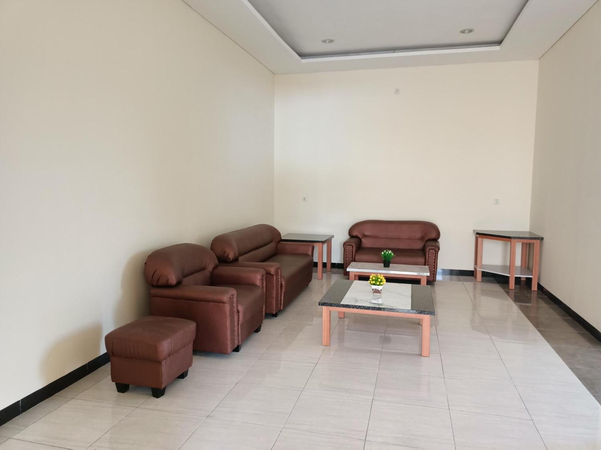 Chacha Homestay & Dormitory Ruteng Exterior foto